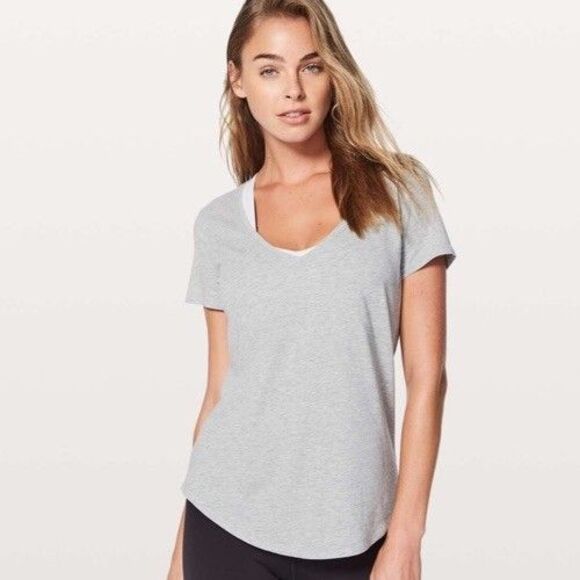 lululemon athletica Tops - Lululemon Size 4 Love Tee V Neck T Shirt Gray